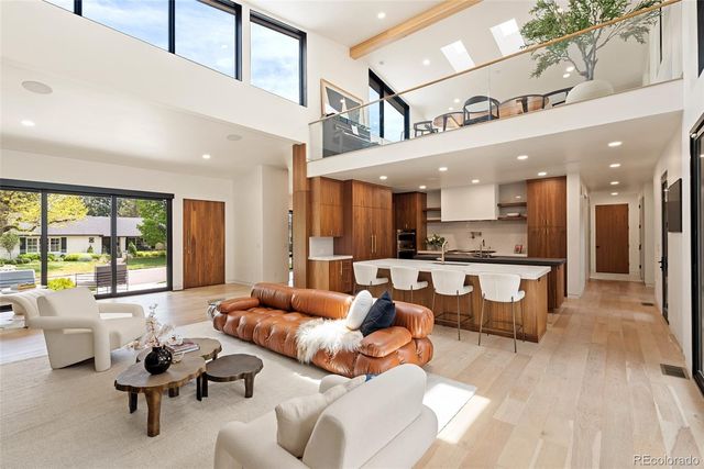975 S Monroe Street, Denver, CO 80209