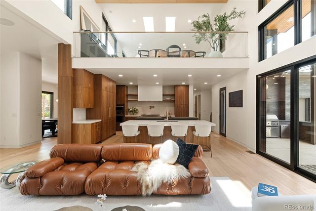 975 S Monroe Street, Denver, CO 80209