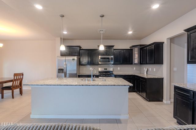 13909 Lago Vista Avenue, Horizon City, TX 79928