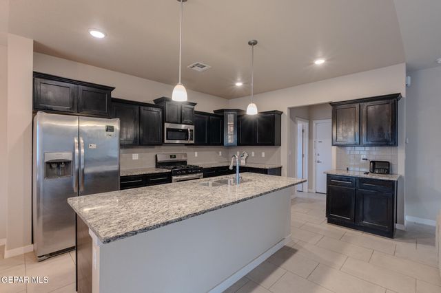 13909 Lago Vista Avenue, Horizon City, TX 79928