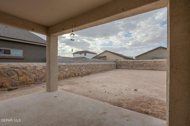 13909 Lago Vista Avenue, Horizon City, TX 79928