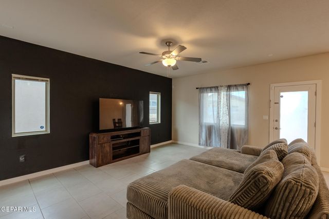 13909 Lago Vista Avenue, Horizon City, TX 79928