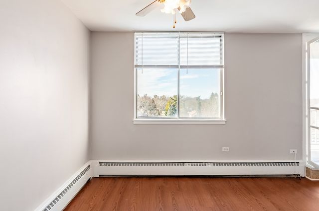 225 S Rohlwing Road 615, Palatine, IL 60067