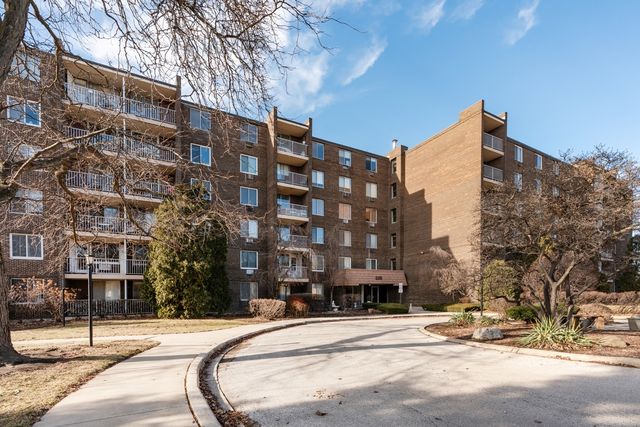 225 S Rohlwing Road 615, Palatine, IL 60067