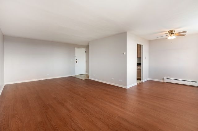 225 S Rohlwing Road 615, Palatine, IL 60067