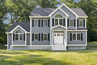 883 West Lowell Ave., Haverhill, MA 01832