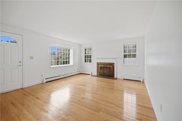 35 Franconia Drive, Cranston, RI 02920