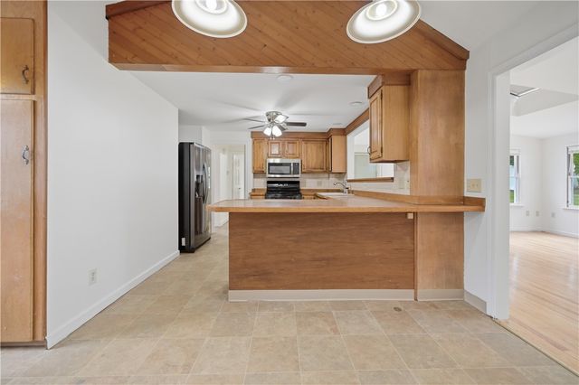 35 Franconia Drive, Cranston, RI 02920