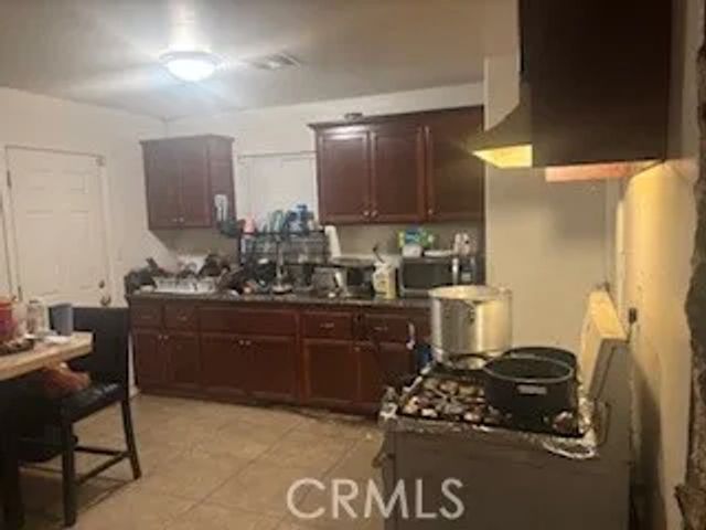 618 Bates Avenue, Bakersfield, CA 93307