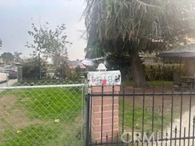 618 Bates Avenue, Bakersfield, CA 93307