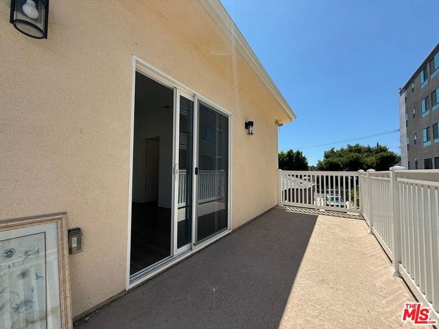 6744 Radford Avenue, Los Angeles, CA 91606