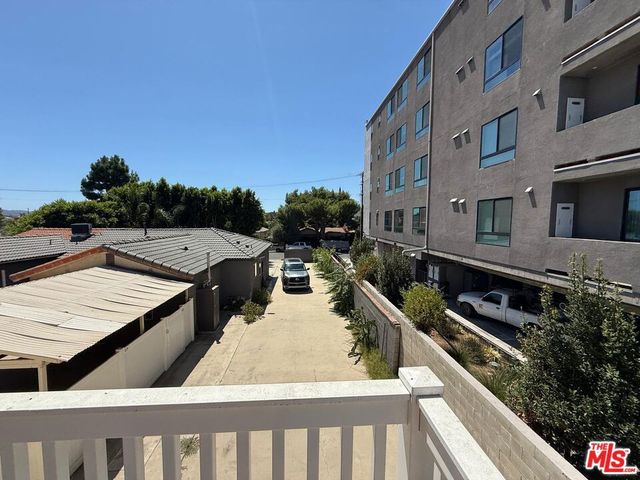 6744 Radford Avenue, Los Angeles, CA 91606