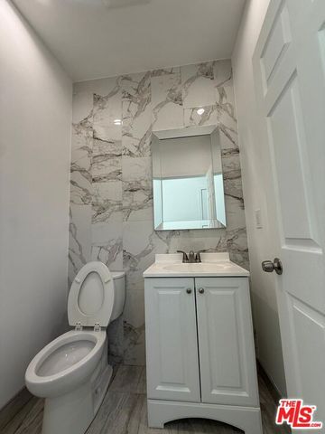 6744 Radford Avenue, Los Angeles, CA 91606