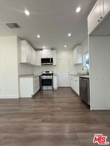 6744 Radford Avenue, Los Angeles, CA 91606