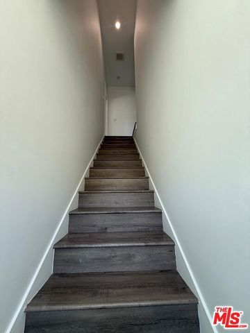 6744 Radford Avenue, Los Angeles, CA 91606