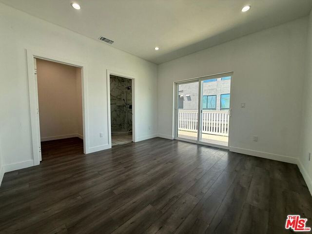 6744 Radford Avenue, Los Angeles, CA 91606