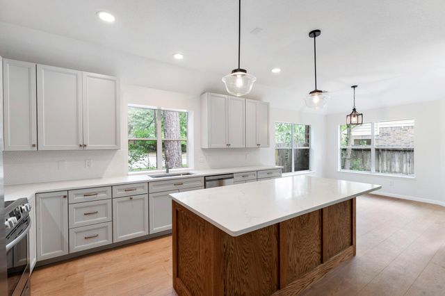 54 Legend Mill Court, The Woodlands, TX 77382