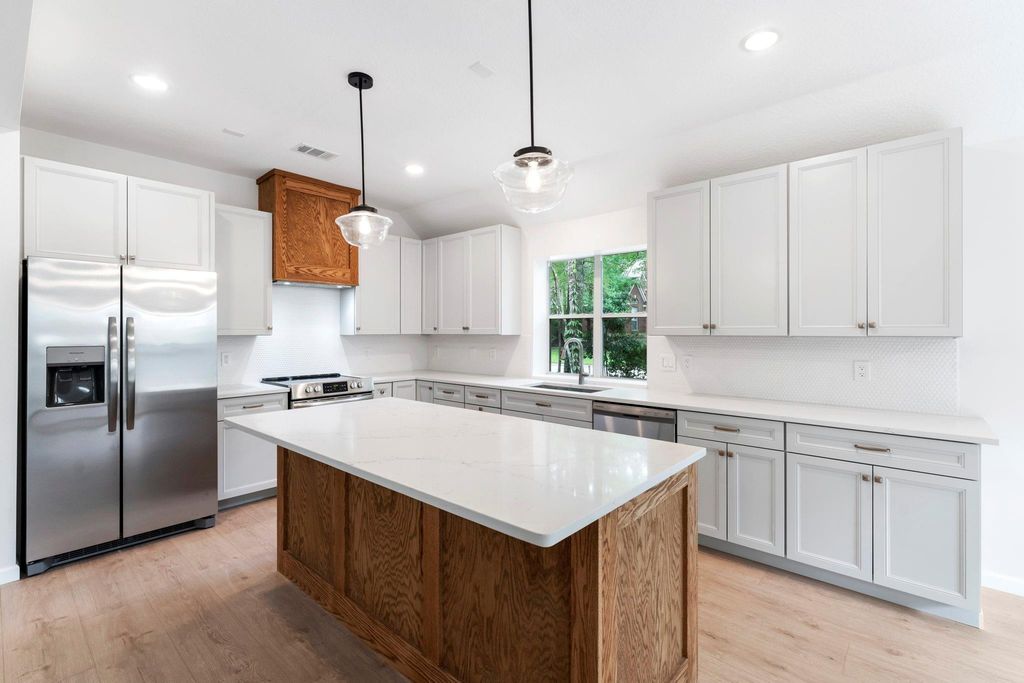 54 Legend Mill Court, The Woodlands, TX 77382