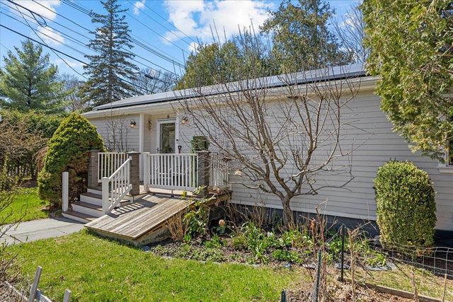9 Railroad Lane, Shelburne, VT 05482