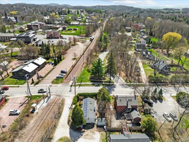 9 Railroad Lane, Shelburne, VT 05482