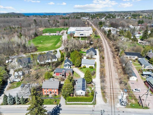 9 Railroad Lane, Shelburne, VT 05482