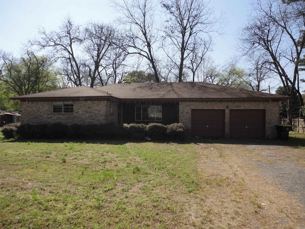 417 NE 4th Street, England, AR 72046