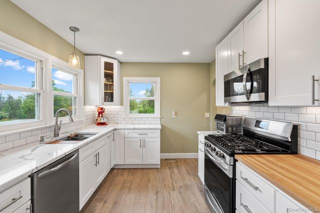 1327 County Route 17, Walden, NY 12586