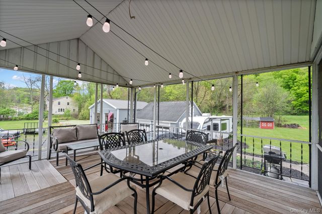 1327 County Route 17, Walden, NY 12586