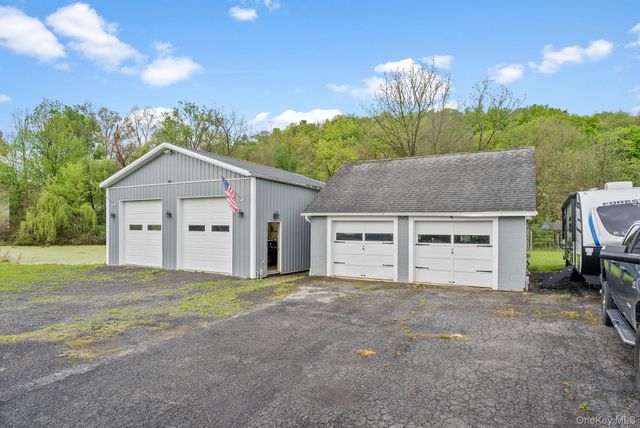 1327 County Route 17, Walden, NY 12586