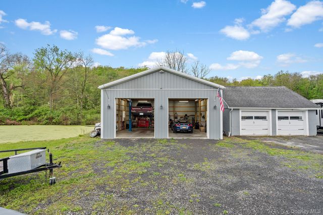 1327 County Route 17, Walden, NY 12586