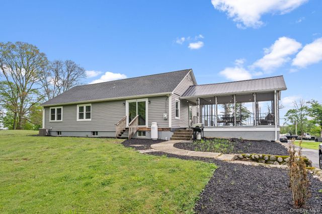 1327 County Route 17, Walden, NY 12586
