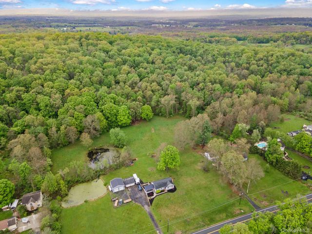 1327 County Route 17, Walden, NY 12586