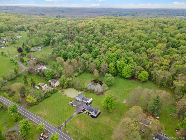 1327 County Route 17, Walden, NY 12586