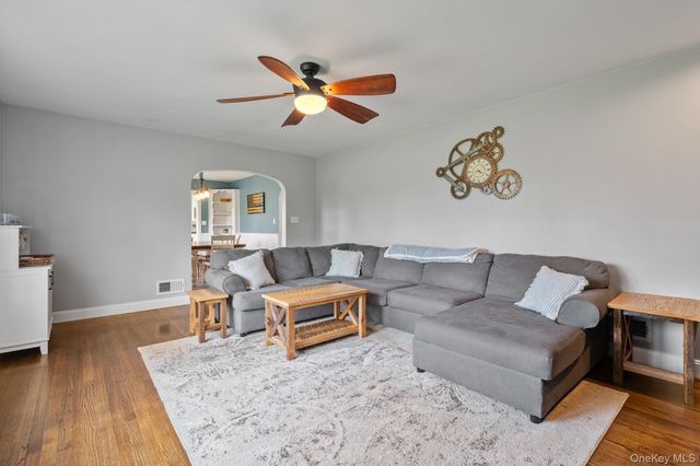 1327 County Route 17, Walden, NY 12586