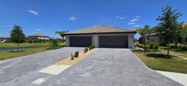 5307 CRYSTAL HARBOR COVE, Bradenton, FL 34211