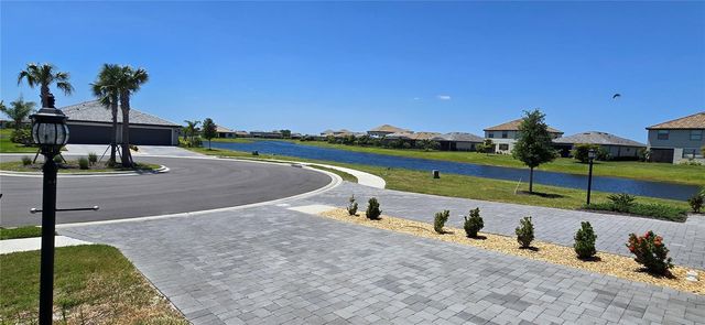 5307 CRYSTAL HARBOR COVE, Bradenton, FL 34211