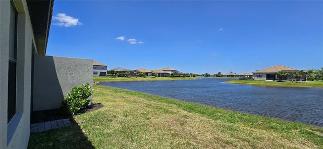 5307 CRYSTAL HARBOR COVE, Bradenton, FL 34211