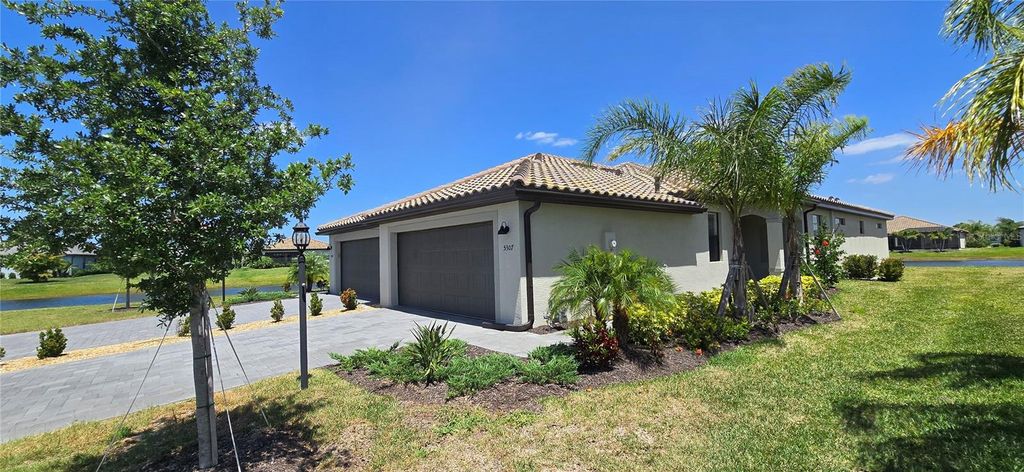 5307 CRYSTAL HARBOR COVE, Bradenton, FL 34211