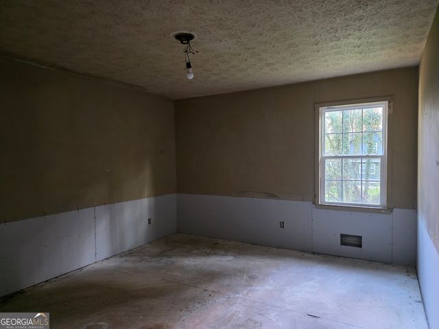 5398 Rockbridge Road, Stone Mountain, GA 30088