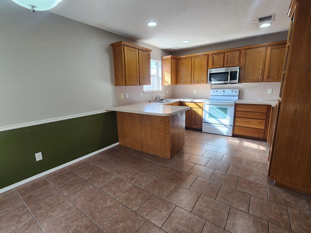 Image 3 of property listing at 3617 Dominion Ridge, San Angelo, TX 76904