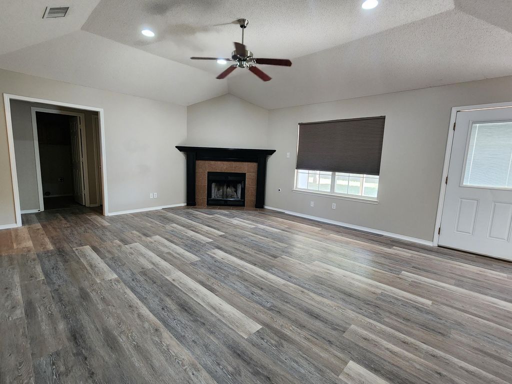 Image 5 of property listing at 3617 Dominion Ridge, San Angelo, TX 76904