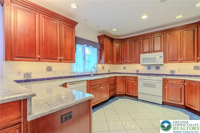 1768 Penns Crossing, South Whitehall Twp, PA 18104