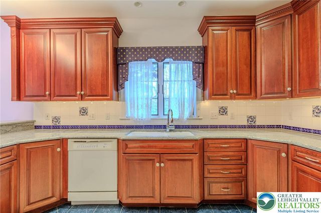 1768 Penns Crossing, South Whitehall Twp, PA 18104