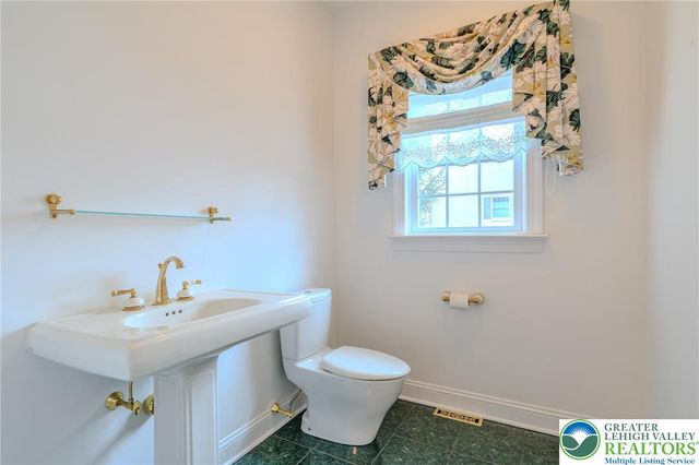 1768 Penns Crossing, South Whitehall Twp, PA 18104