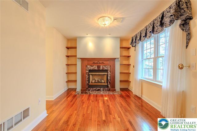 1768 Penns Crossing, South Whitehall Twp, PA 18104