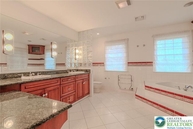 1768 Penns Crossing, South Whitehall Twp, PA 18104