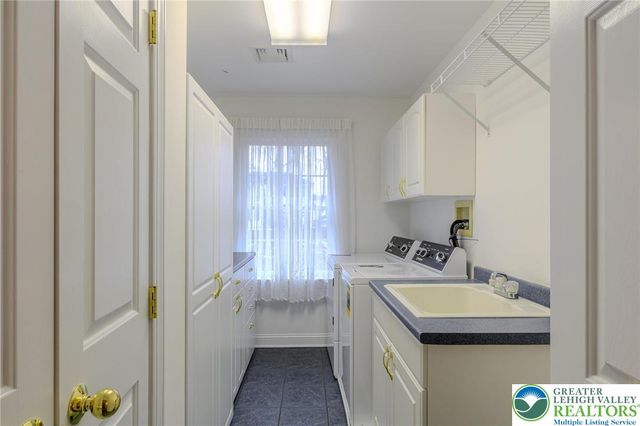 1768 Penns Crossing, South Whitehall Twp, PA 18104