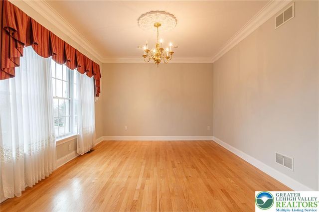 1768 Penns Crossing, South Whitehall Twp, PA 18104