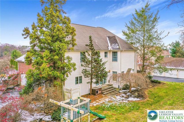 1768 Penns Crossing, South Whitehall Twp, PA 18104