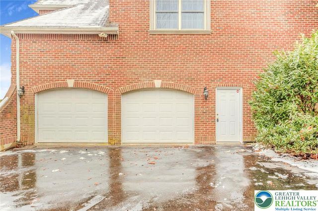 1768 Penns Crossing, South Whitehall Twp, PA 18104